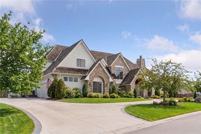 /international/us/9787-sky-lane-eden-prairie-mn-110108198923/
