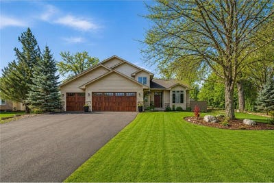 /international/us/2301-great-oaks-drive-burnsville-mn-110107868440/