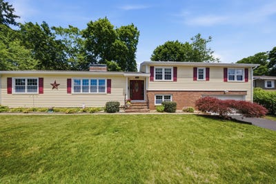 /international/us/494-laurel-street-manchester-nh-110108978096/