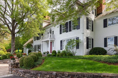 /international/us/8-bayberry-hill-roxbury-ct-110099924472/