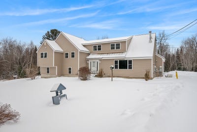/international/us/18-stoddard-road-columbia-nh-110105257825/