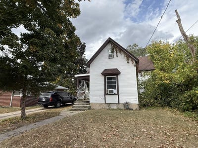 /international/us/1732-13th-avenue-rockford-il-110103414491/