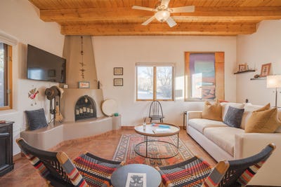 /international/us/518-dolan-street-taos-nm-110106231856/