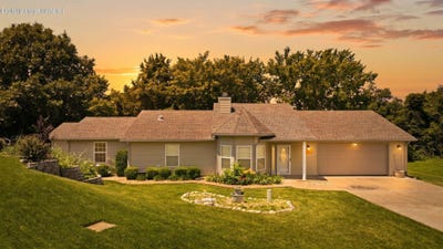 /international/us/67-starrville-place-reeds-spring-mo-110108876198/