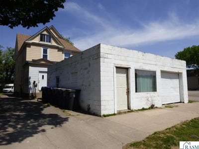 /international/us/910-s-front-street-mankato-mn-110108230788/