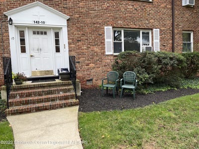 /international/us/142-south-street-red-bank-nj-110087412515/