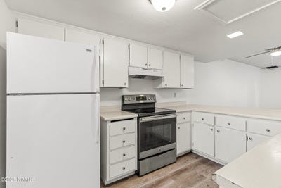 /international/us/6401-n-saint-nicholas-circle-flagstaff-az-110100245681/