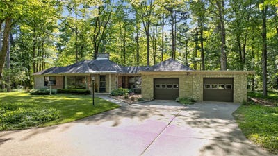 /international/us/1820-lawrence-drive-midland-mi-110108771846/