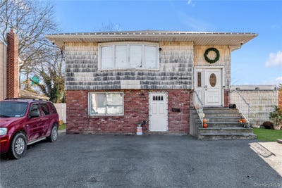 /international/us/3740-waverly-avenue-seaford-ny-110108127713/