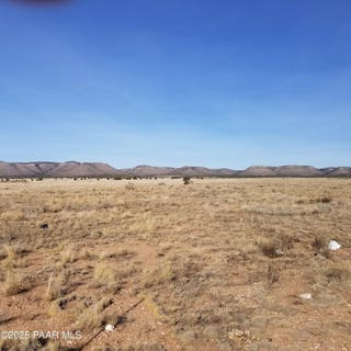 /international/us/3124-w-malapai-road-paulden-az-110097138842/