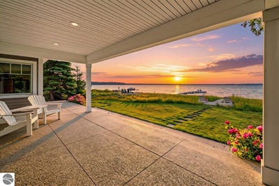 /international/us/6557-deepwater-point-road-williamsburg-mi-110120028839/