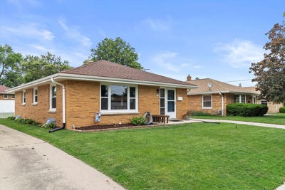 /international/us/7030-w-lakefield-dr-milwaukee-wi-110100512336/