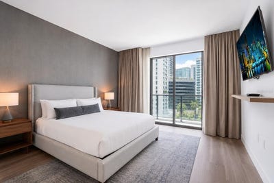 /international/us/229-sw-9th-street-miami-fl-110108585631/