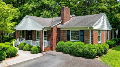/international/us/1088-golf-course-road-halifax-va-110096751698/
