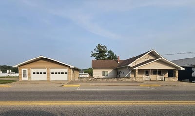 /international/us/1004-water-avenue-hillsboro-wi-110099926362/
