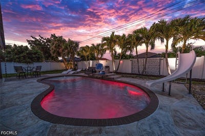 /international/us/705-sw-10th-place-cape-coral-fl-110107537047/
