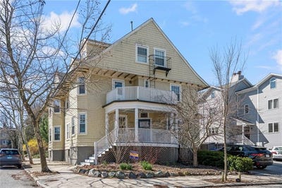 /international/us/260-brown-street-providence-ri-110107312278/