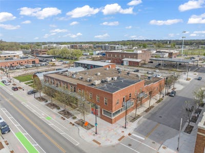 /international/us/301-e-court-avenue-unit-207-des-moines-ia-110099022326/