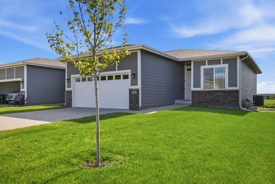 /international/us/2420-3rd-avenue-se-altoona-ia-110108978992/