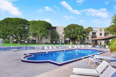 /international/us/300-waterway-drive-s-lantana-fl-110097315185/