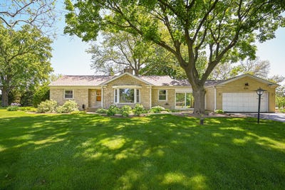/international/us/325-lambert-road-glen-ellyn-il-110108341778/