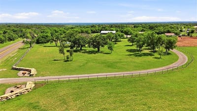 /international/us/5451-n-highway-144-granbury-tx-110107407591/
