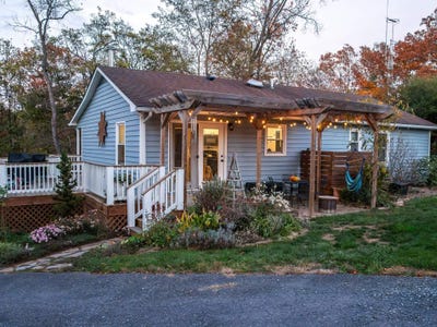 /international/us/1917-hermitage-rd-waynesboro-va-110120918808/