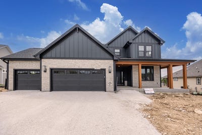 /international/us/n66w21485-sagebrush-dr-menomonee-falls-wi-110108296955/