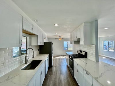 /international/us/4616-n-river-rd-oceanside-ca-110120423331/