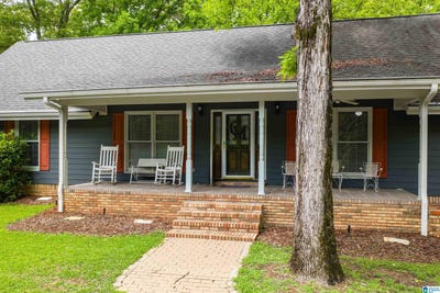 /international/us/401-dovecote-circle-birmingham-al-110107726001/