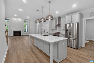 /international/us/1392-marcella-st-charlottesville-va-110109571642/
