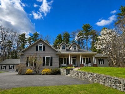 /international/us/23-casselton-road-raymond-me-110107870637/