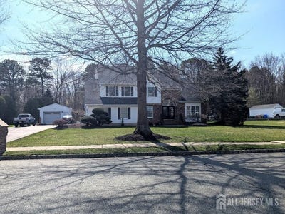 /international/us/16-dante-road-monroe-nj-110108542169/