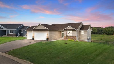 /international/us/603-grouse-way-new-richmond-wi-110108199162/