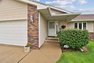 /international/us/1106-cassidy-curve-adel-ia-110101503735/