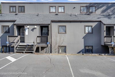 /international/us/21-middle-village-way-tannersville-pa-110120131050/