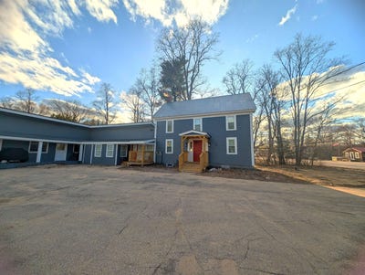 /international/us/1707-east-main-street-conway-nh-110099127351/
