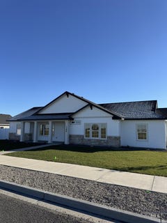 /international/us/1196-creekside-way-twin-falls-id-110103262711/