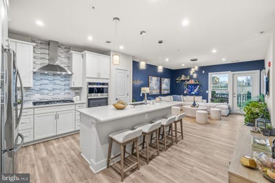 /international/us/102-saint-ives-place-oxon-hill-md-110105328153/