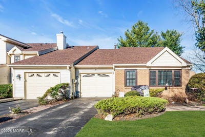 /international/us/7-riva-boulevard-brick-nj-110106340977/