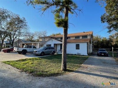 /international/us/613-central-texas-expressway-lampasas-tx-110103647336/