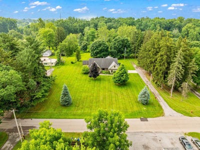 /international/us/110-w-section-street-milford-in-110100583988/