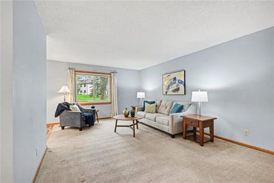 /international/us/4324-buckingham-court-vadnais-heights-mn-110107848156/