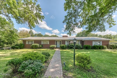 /international/us/876-northeast-falcon-drive-abingdon-va-110101452580/?lang=id