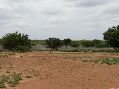 /international/us/6336-n-1557-carrizo-springs-tx-110107669307/