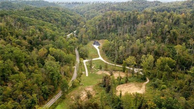 /international/us/4178-blue-sulphur-road-ona-wv-110107061384/