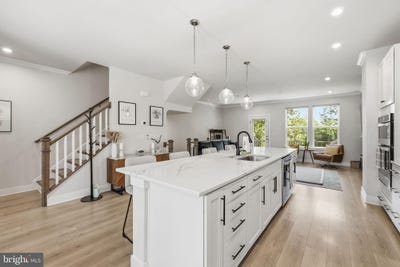 /international/us/1015-s-taylor-court-arlington-va-110107826005/