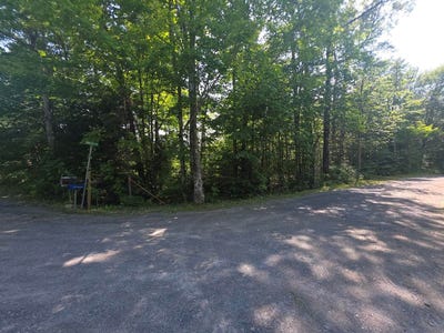 /international/us/tbd-pond-road-saint-albans-me-110109488992/