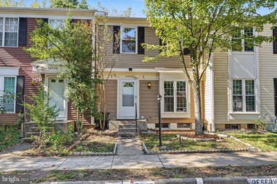 /international/us/14936-lady-madonna-court-centreville-va-110120624126/
