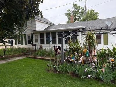 /international/us/105-jefferson-street-portage-wi-110100835005/